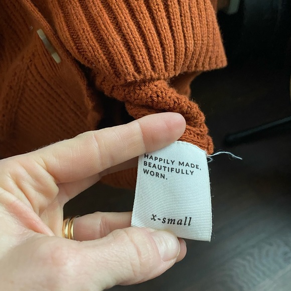 Shop WVN oversized cardigan in gingerbread - Picture 4 of 5